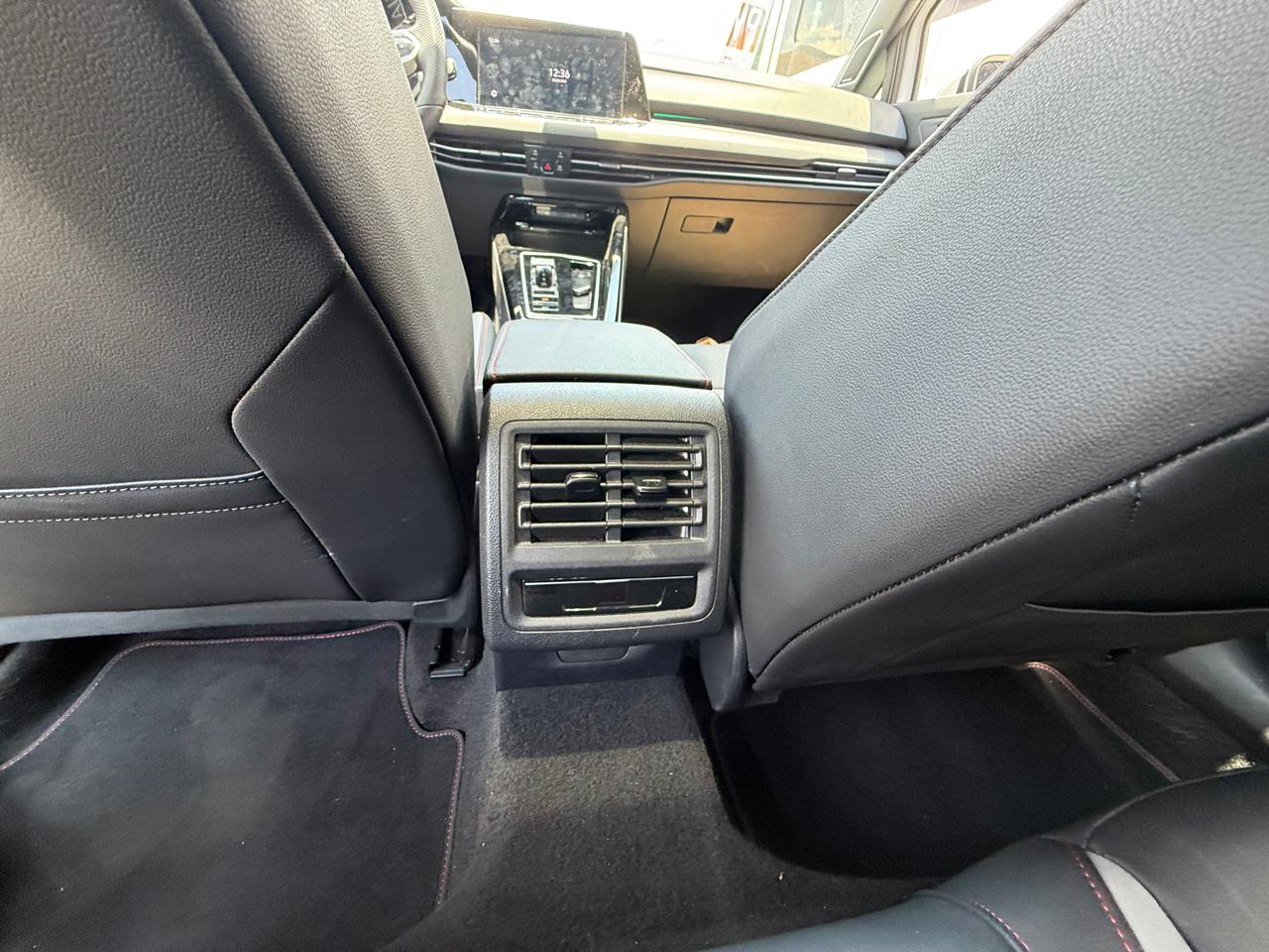 VOLKSWAGEN GOLF Asientos 20