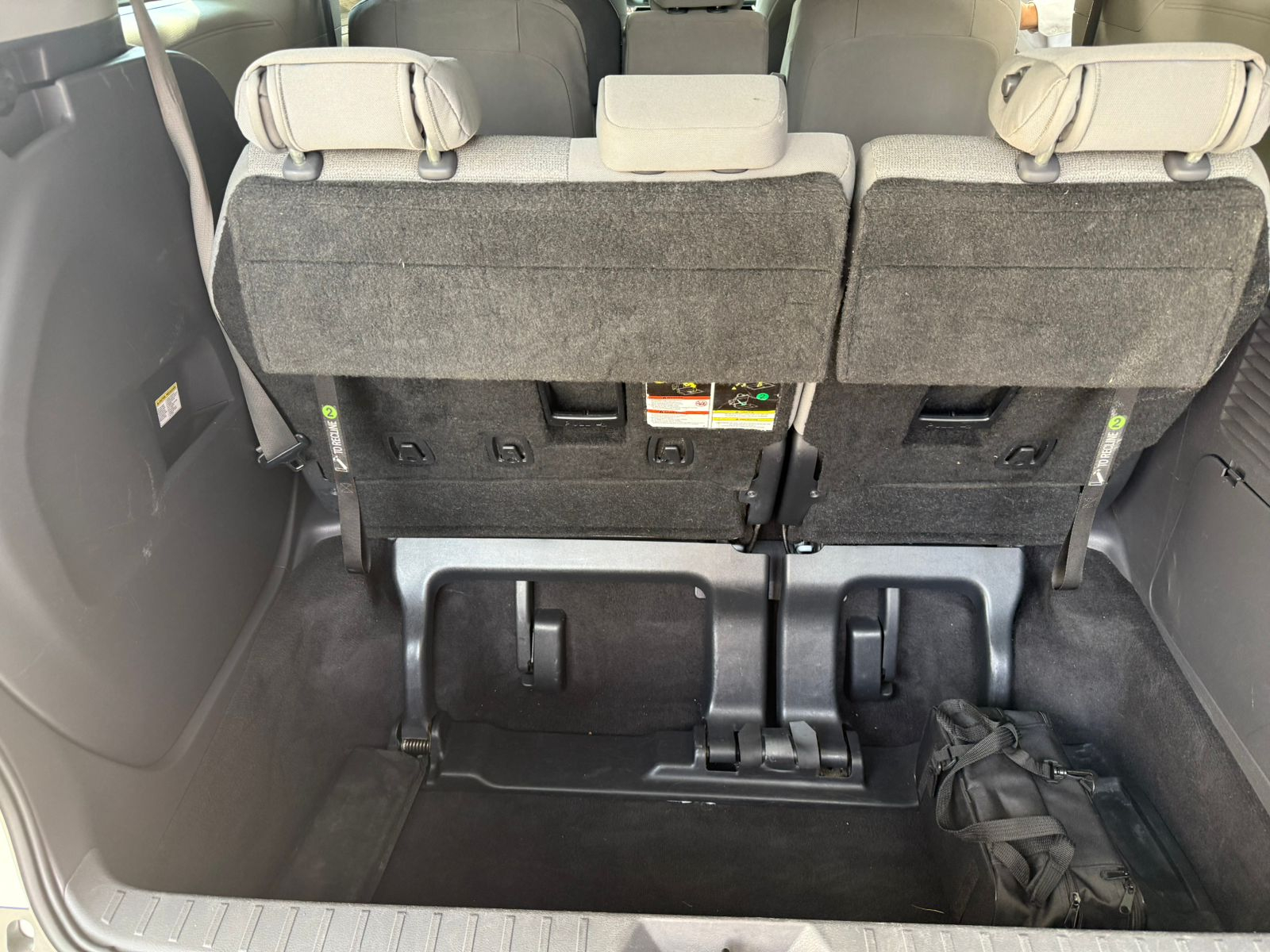 TOYOTA SIENNA Interior 14