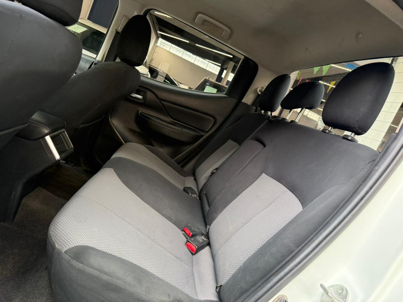MITSUBISHI L200 Frente 20