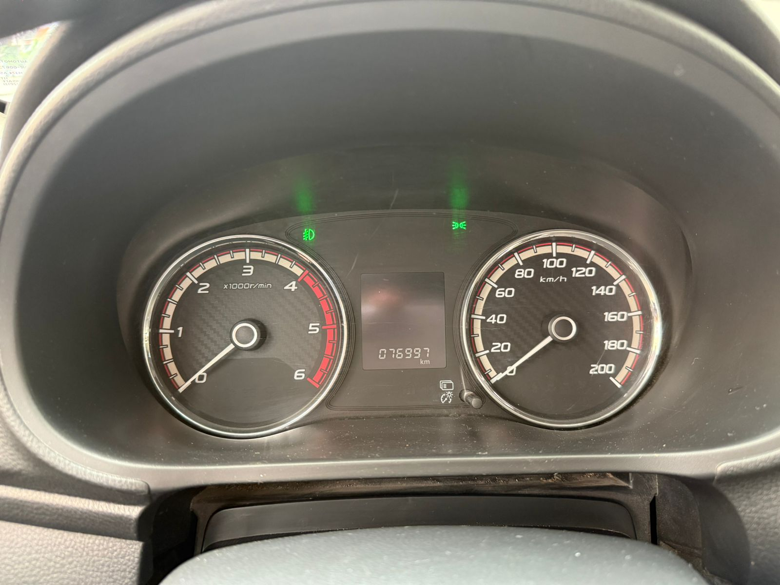MITSUBISHI L200 Frente 21