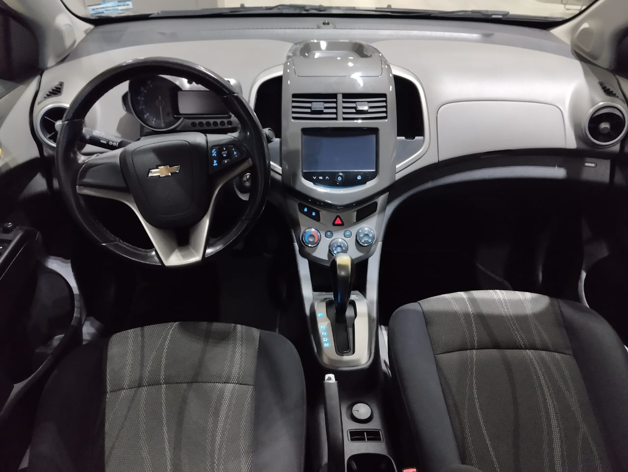 CHEVROLET SONIC Atrás 12