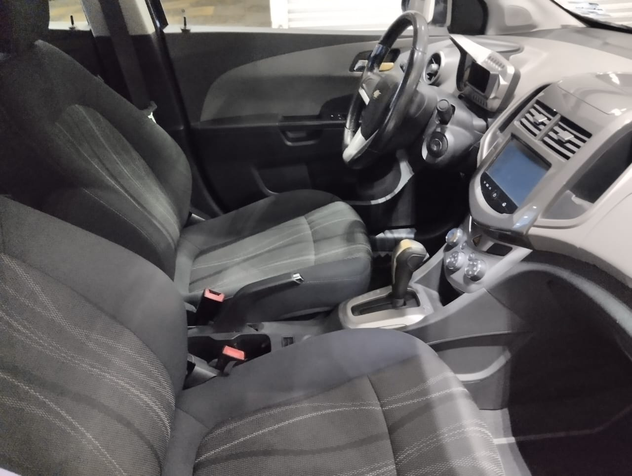 CHEVROLET SONIC Lateral derecho 11