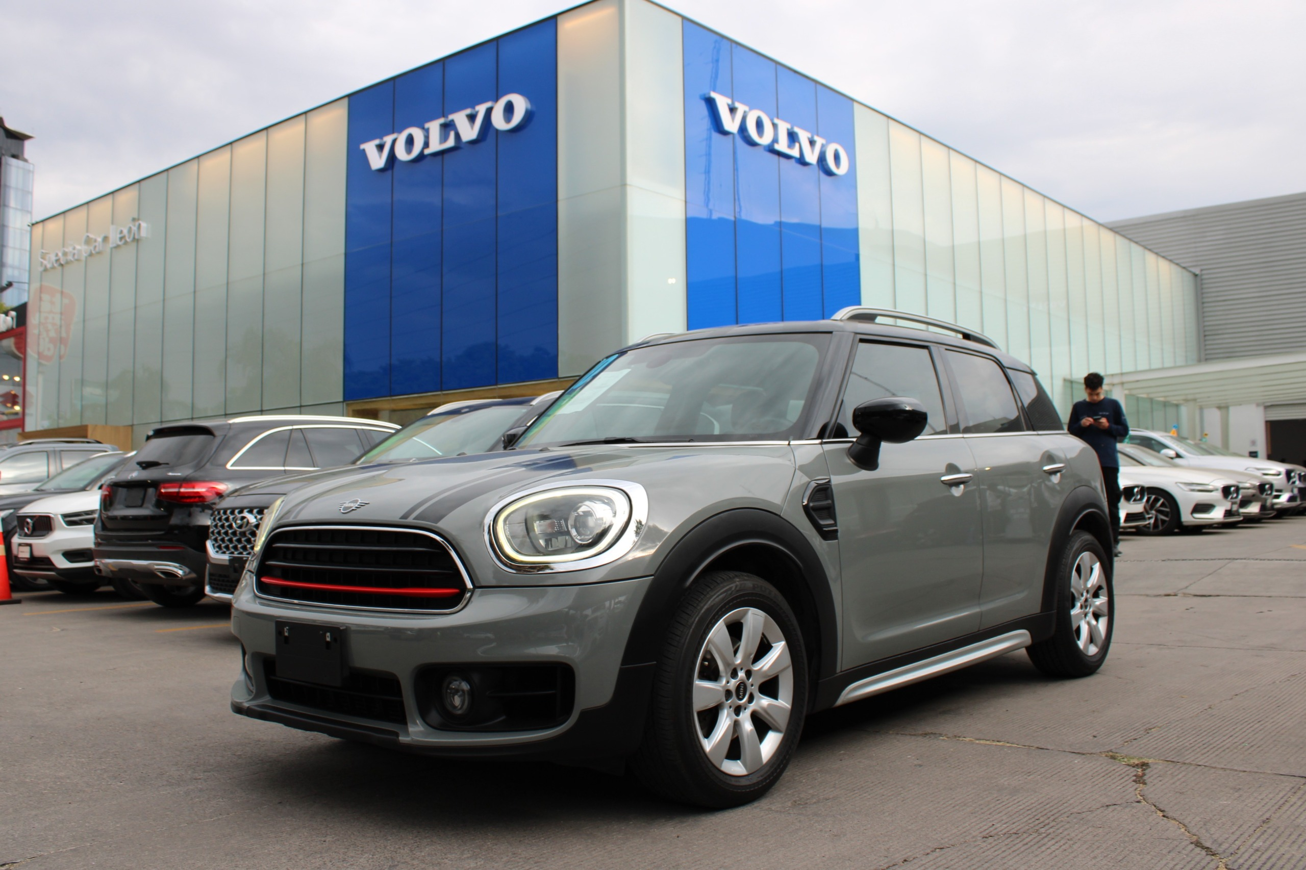 Mini