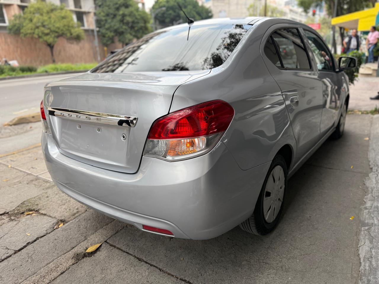 DODGE ATTITUDE Tablero 4