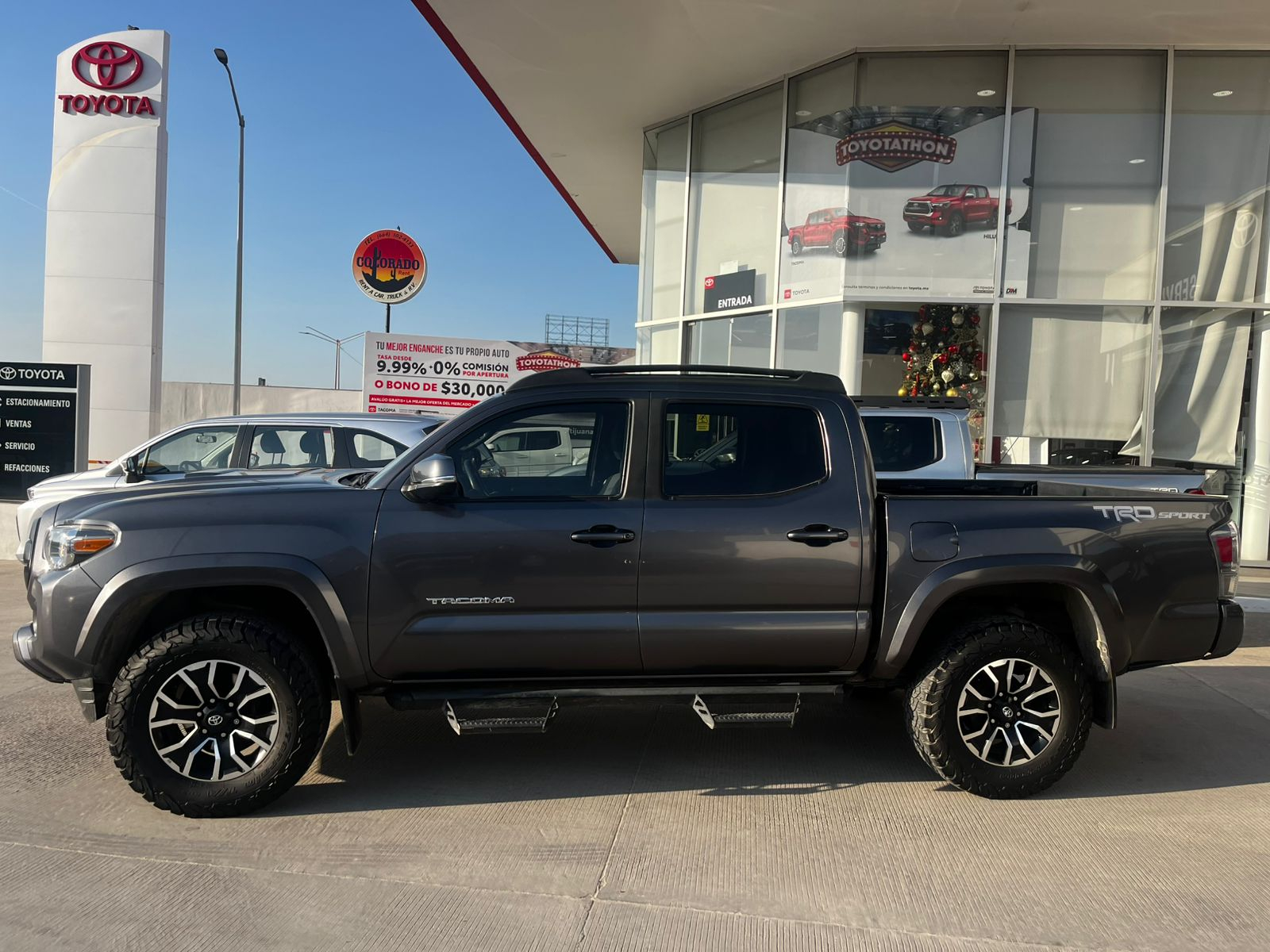 Toyota TACOMA Lateral derecho 2