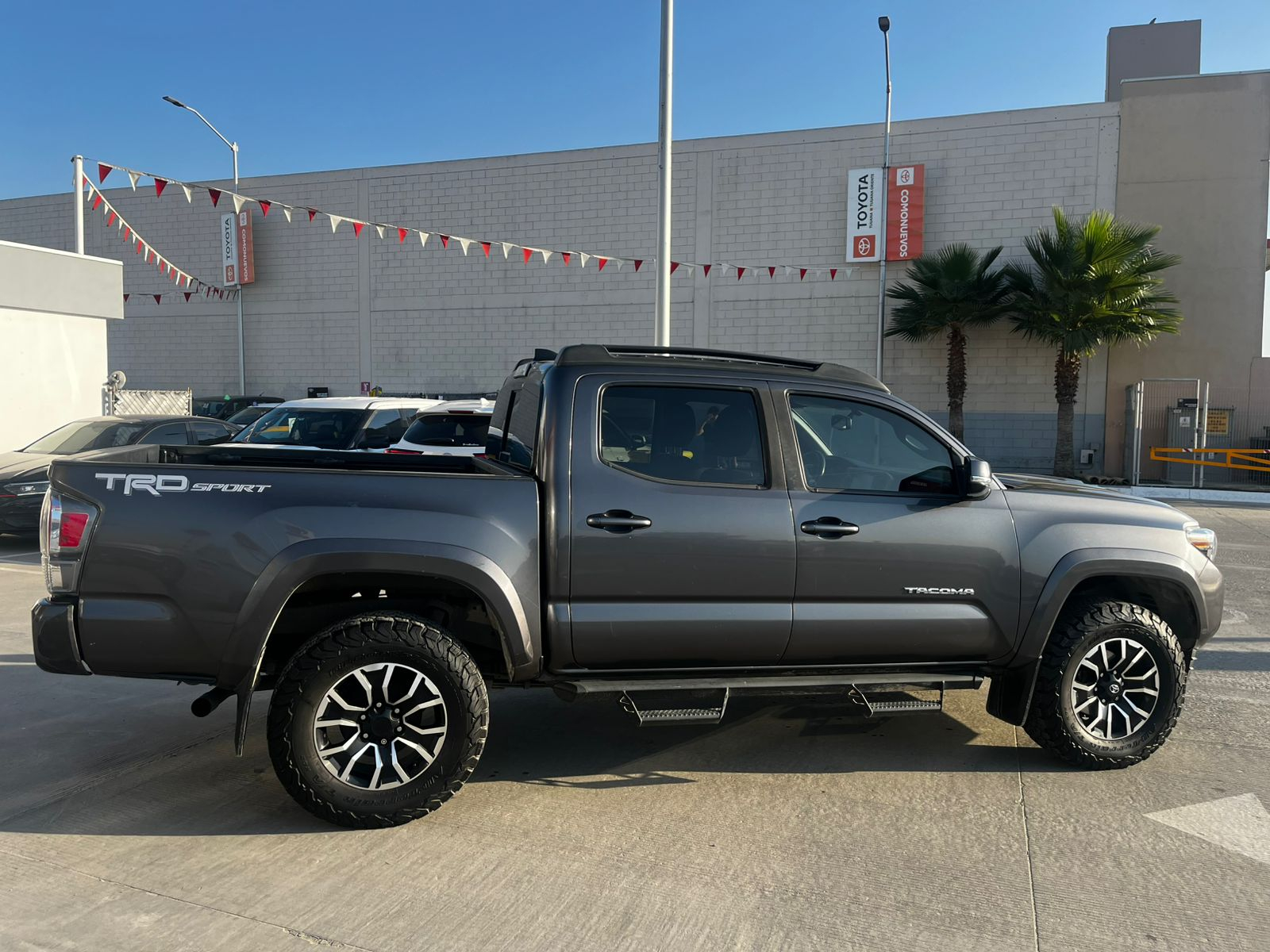 Toyota TACOMA Lateral derecho 6