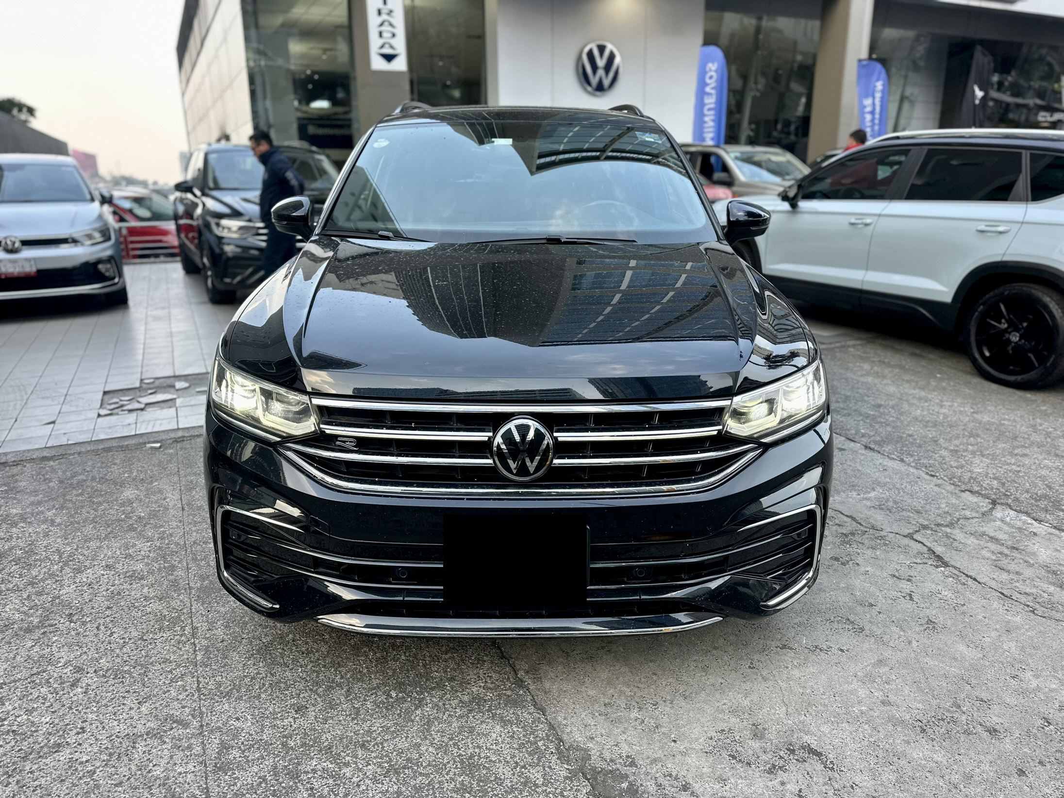 Volkswagen-Tiguan-2023 $530000 | 33952km | Carplanet