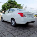 NISSAN VERSA Atrás 29