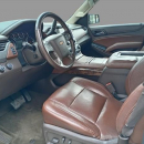 CHEVROLET SUBURBAN Interior 8