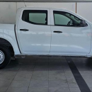 NISSAN NP300 Atrás 6