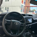 TOYOTA HILUX Interior 4