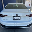 VOLKSWAGEN JETTA Frente 4