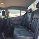 NISSAN VERSA Lateral derecho 11