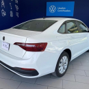 VOLKSWAGEN JETTA Atrás 7