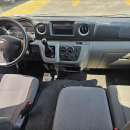 NISSAN URVAN Interior 25