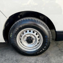 NISSAN URVAN Arriba 25