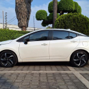 NISSAN VERSA Lateral derecho 33