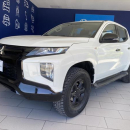 MITSUBISHI L200 Interior 2