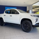 MITSUBISHI L200 Asientos 6