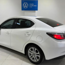 TOYOTA YARIS Arriba 11