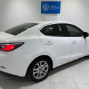 TOYOTA YARIS Arriba 13