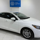 TOYOTA YARIS Lateral derecho 15