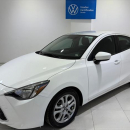 TOYOTA YARIS Arriba 8