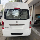 NISSAN URVAN Arriba 5