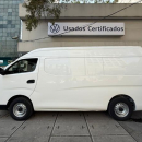NISSAN URVAN Llantas 2