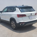 VOLKSWAGEN TAOS Atrás 10