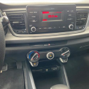 KIA RIO Atrás 8