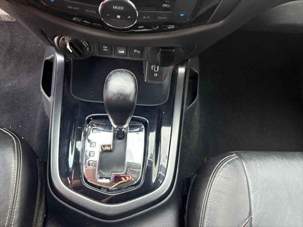 NISSAN FRONTIER Lateral izquierdo 16