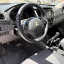 MITSUBISHI L200 Lateral derecho 13