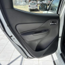 MITSUBISHI L200 Asientos 15