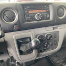 NISSAN URVAN Interior 10