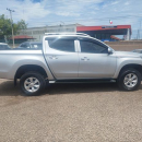 MITSUBISHI L200 Interior 2