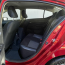 NISSAN VERSA Lateral derecho 23