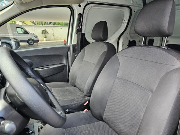 RENAULT KANGOO Atrás 13