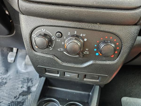 RENAULT KANGOO Interior 17