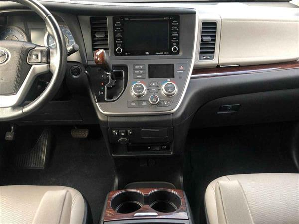 TOYOTA SIENNA Lateral derecho 11