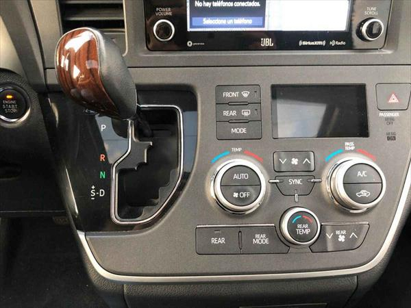 TOYOTA SIENNA Atrás 13