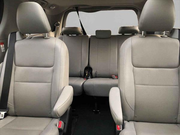 TOYOTA SIENNA Asientos 17