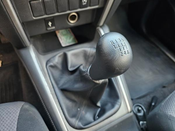 MITSUBISHI L200 Frente 15