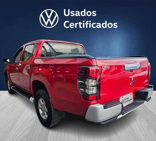MITSUBISHI L200 Asientos 4