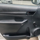 TOYOTA HILUX Interior 19