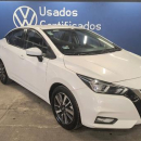 NISSAN VERSA Frente 2