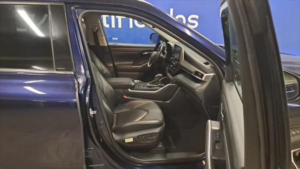 TOYOTA HIGHLANDER Interior 18